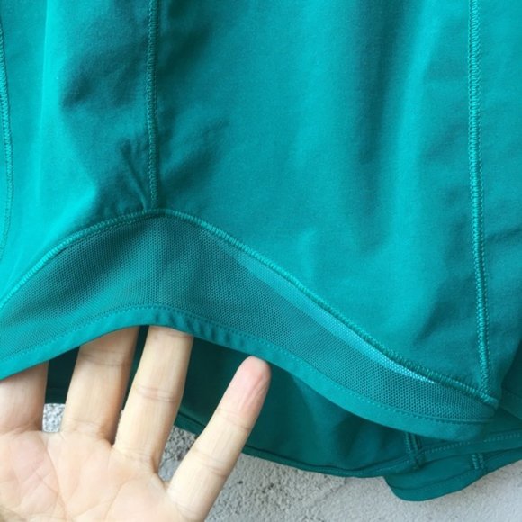RARE Lululemon Hotty Hot Short II TALL Teal Green I Size 6 - Picture 5 of 9